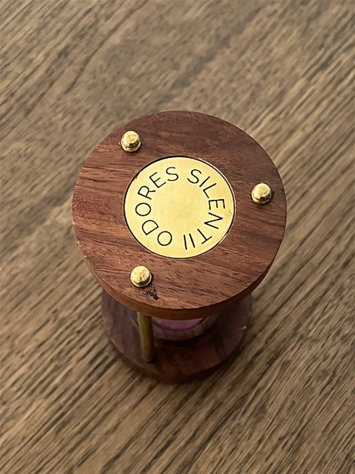 Pješčani sat "Odores Silentii"