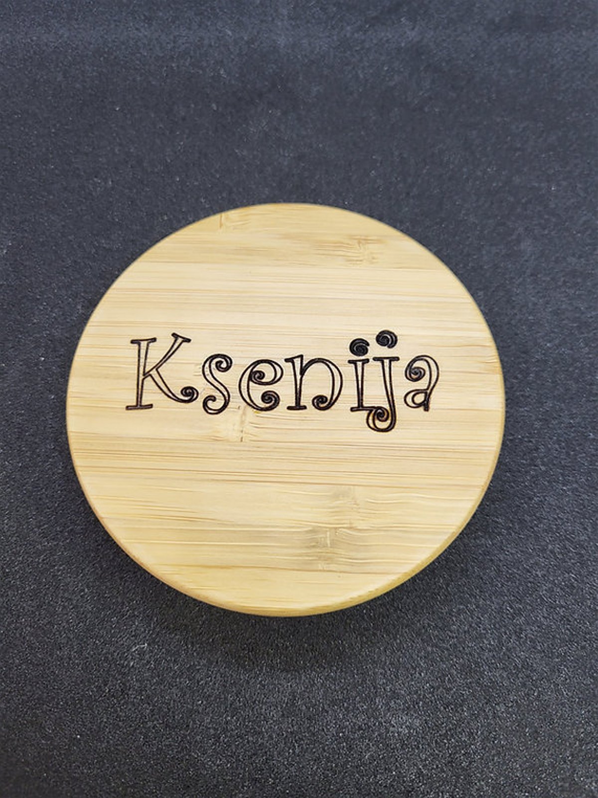 Čajnik s filterom i drvenim poklopcem