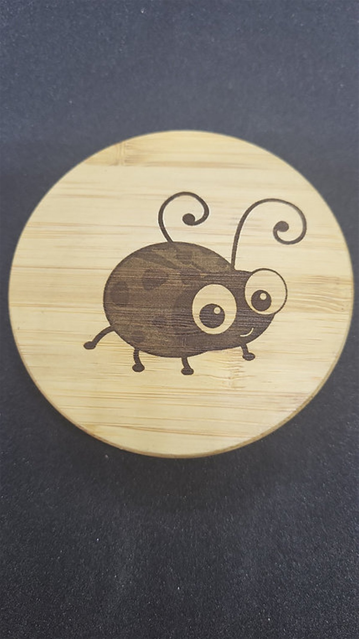 Čajnik s filterom i drvenim poklopcem