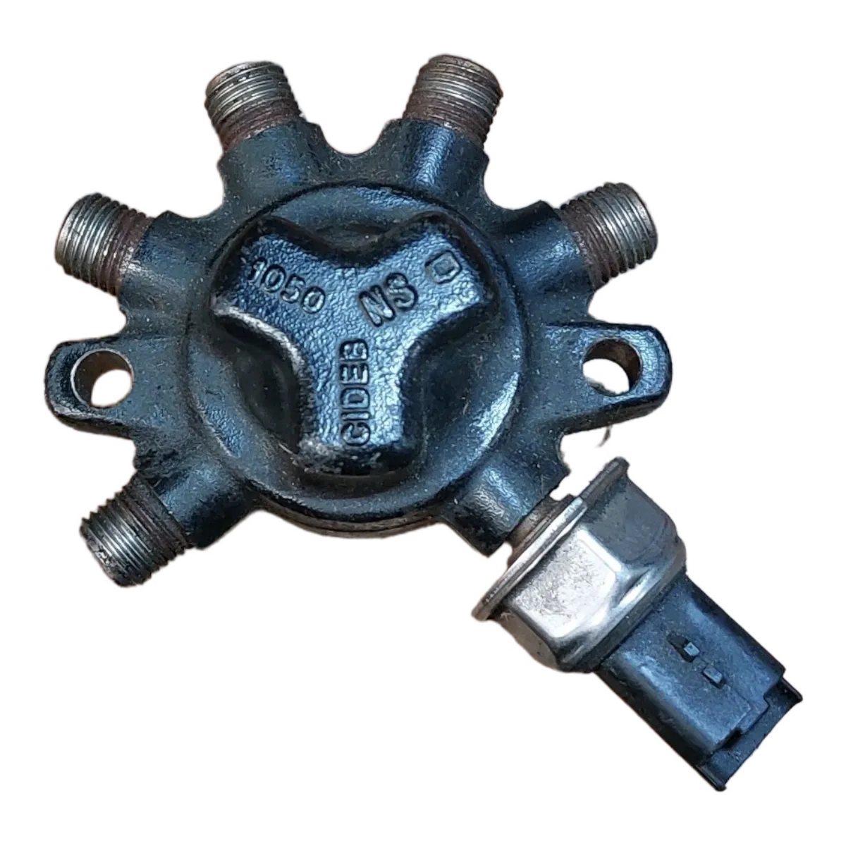 Renault Clio III 1.5 DCI  05-12   rampa goriva   R9144Z070   8200584034  8200334367