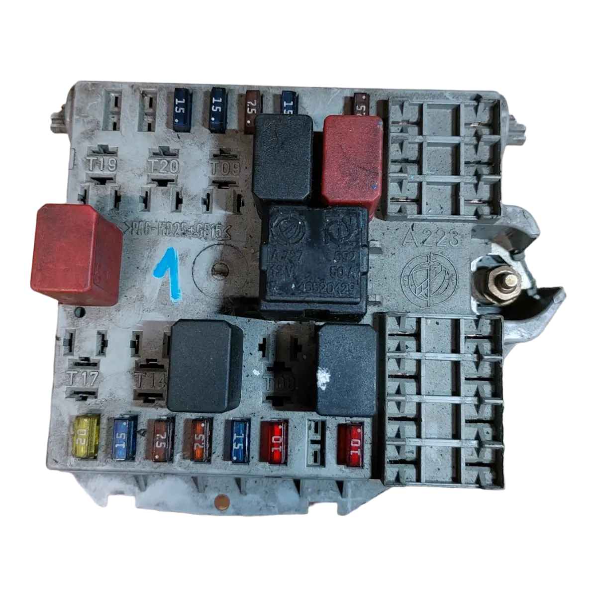 Alfa Romeo  147  1.6  twin spark 01-10   vanjska kutija osigurača  46558759