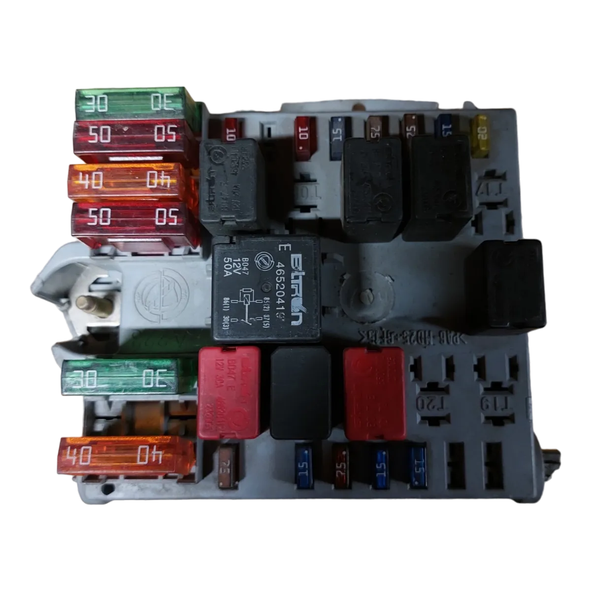 Alfa Romeo  147  1.6 16V    01-10   vanjska kutija osigurača   51742419