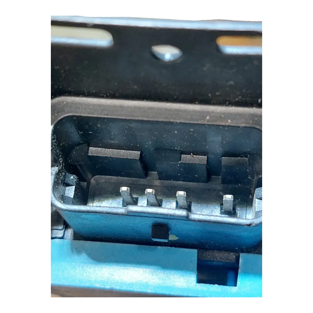 Peugeot 207 06-15  brava vrata zadnja lijeva   ZL   4-pina   24090158   24089158   2409215    9137F9