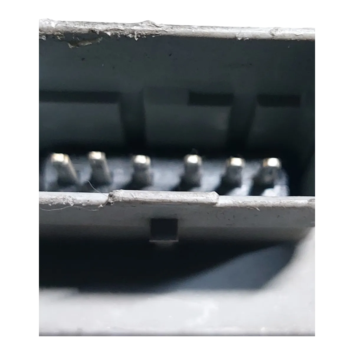 Peugeot 206  98-09  brava vrata prednja desna   6-pinova  9136J1