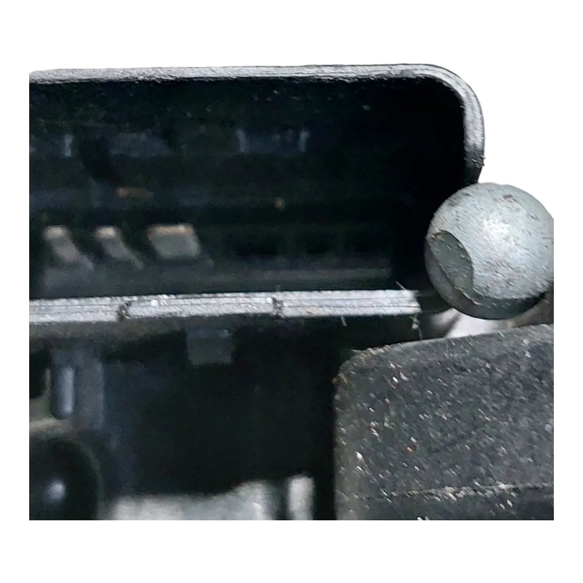 Renault Koleos I    06-15   brava  vrata  prednja desna  PD   3-pina   805029702R