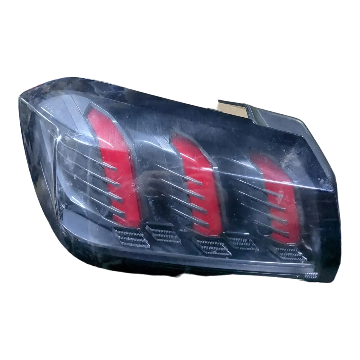 Peugeot 208 P21E  19-23      lampa zadnja lijeva vanjska  9823216880