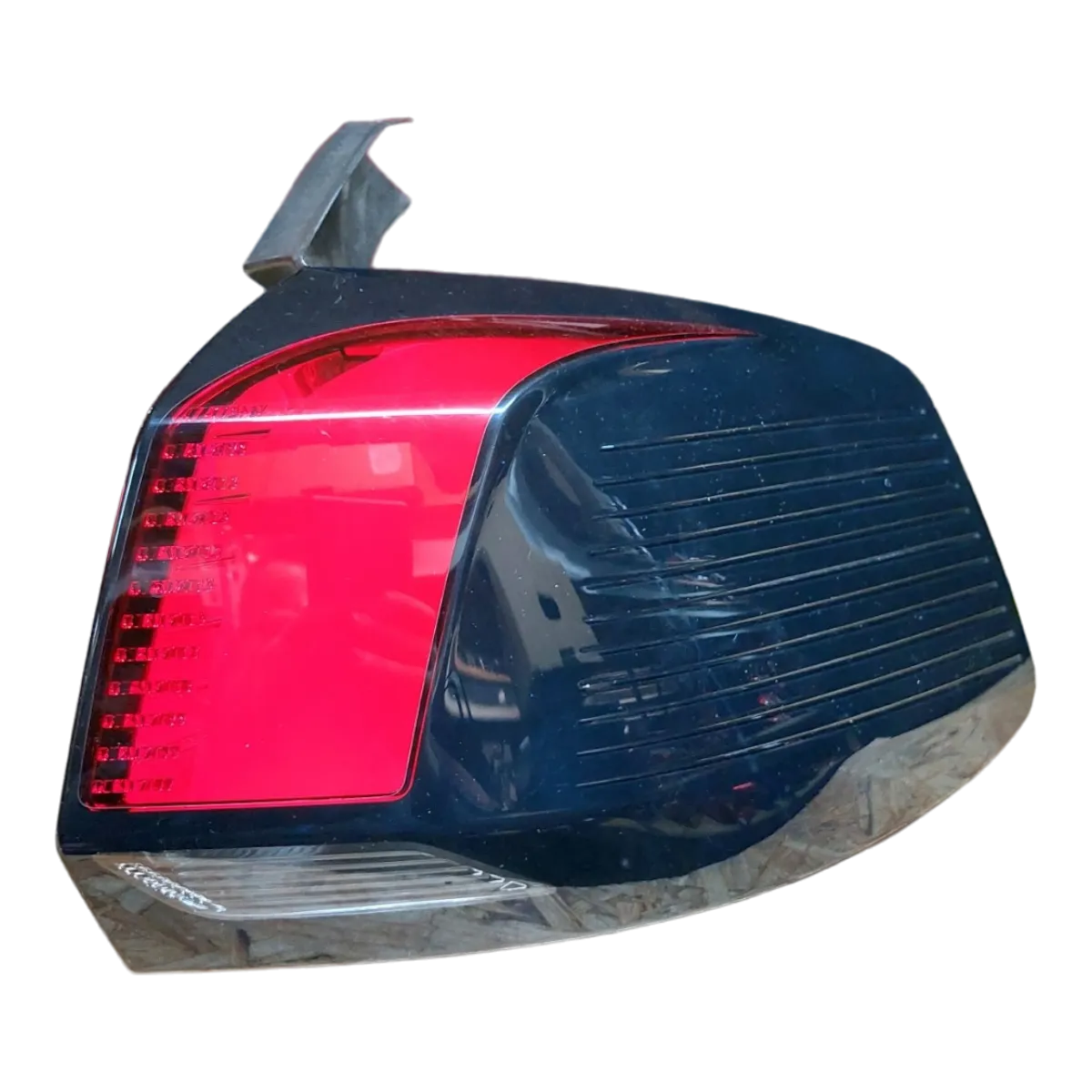 Peugeot 5008  P87   17-  20   lampa zadnja desna vanjska   9811028180
