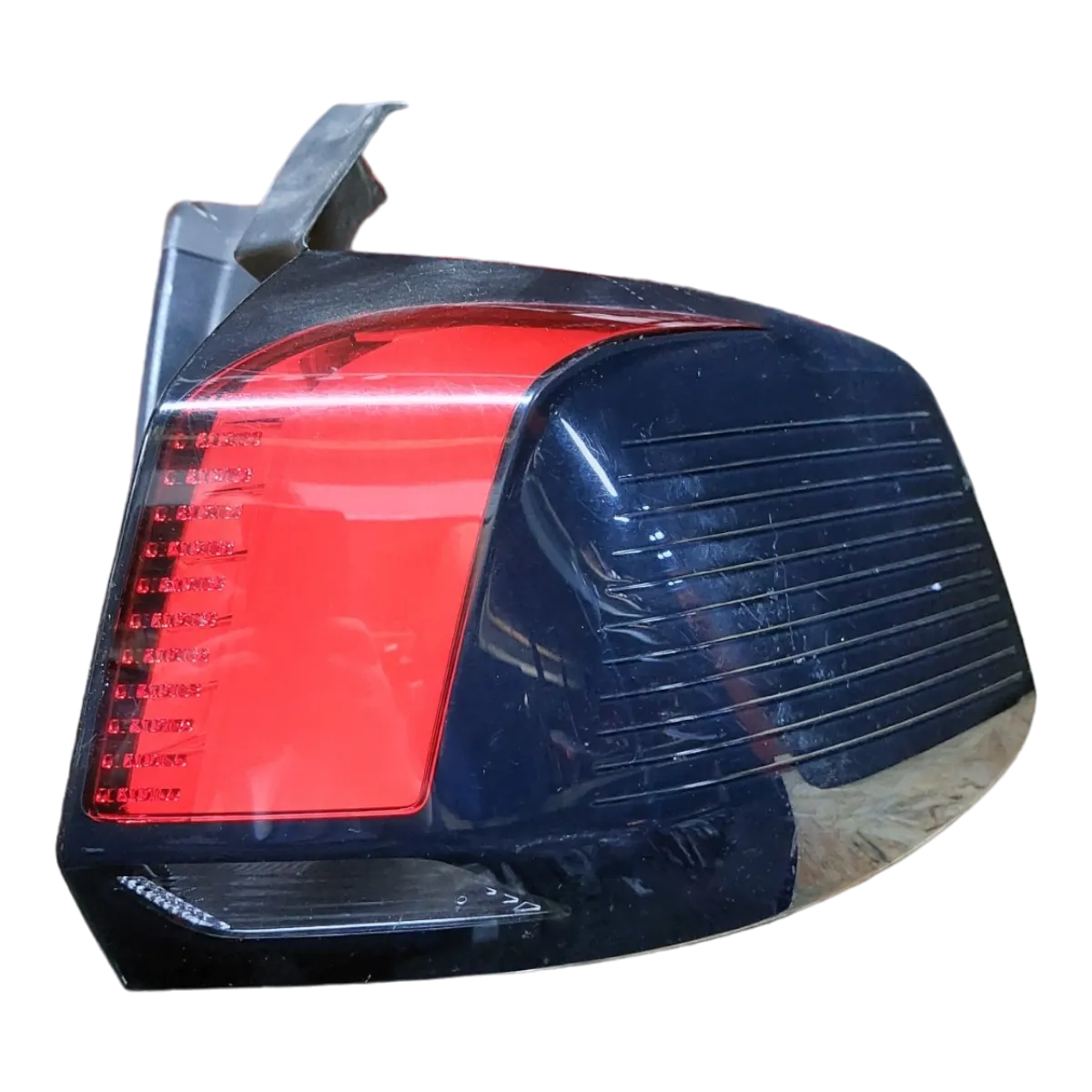 Peugeot 5008 P87 17- 20 lampa zadnja desna vanjska 9811028180