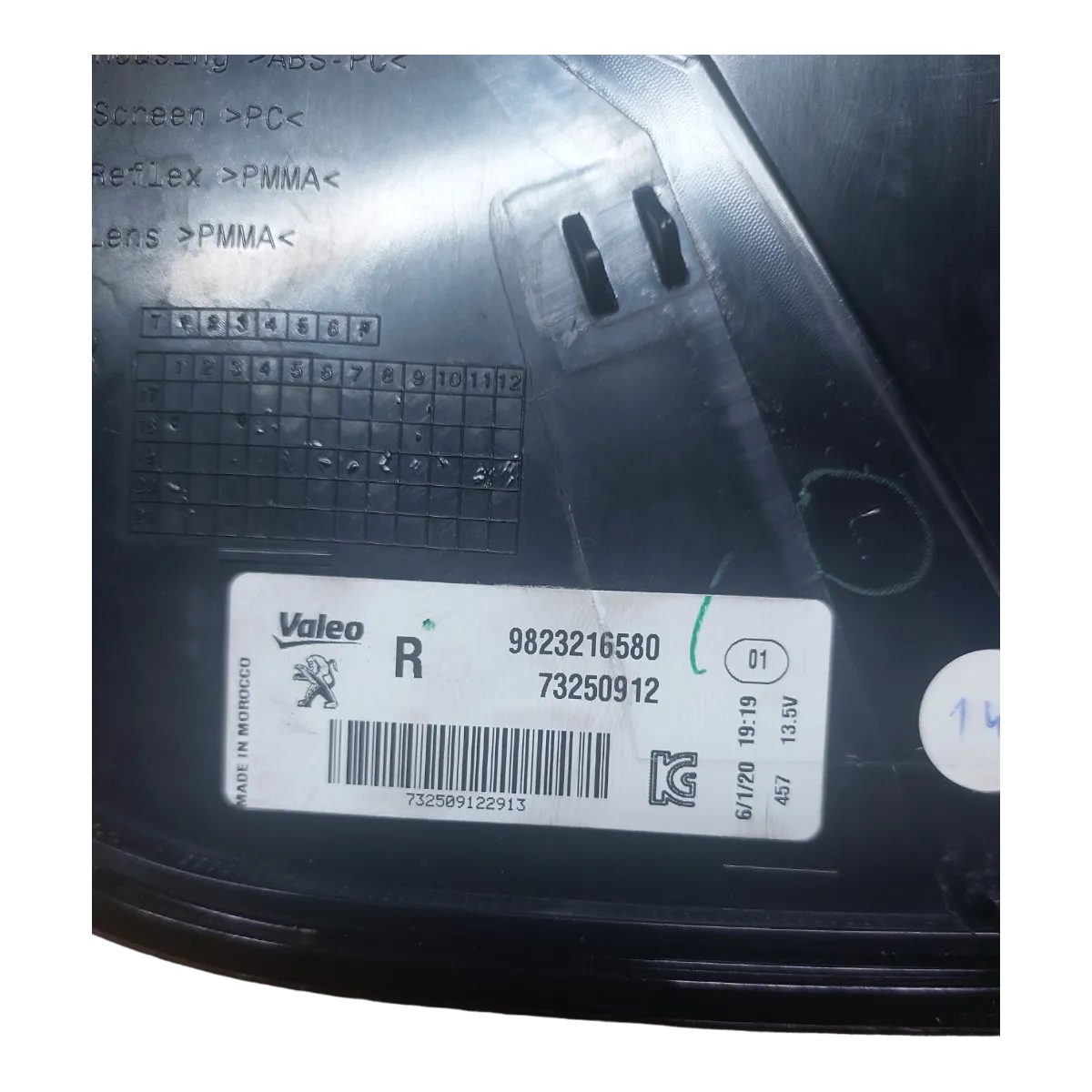 Peugeot 208 P21E 19-23 lampa zadnja desna vanjska  9823216580