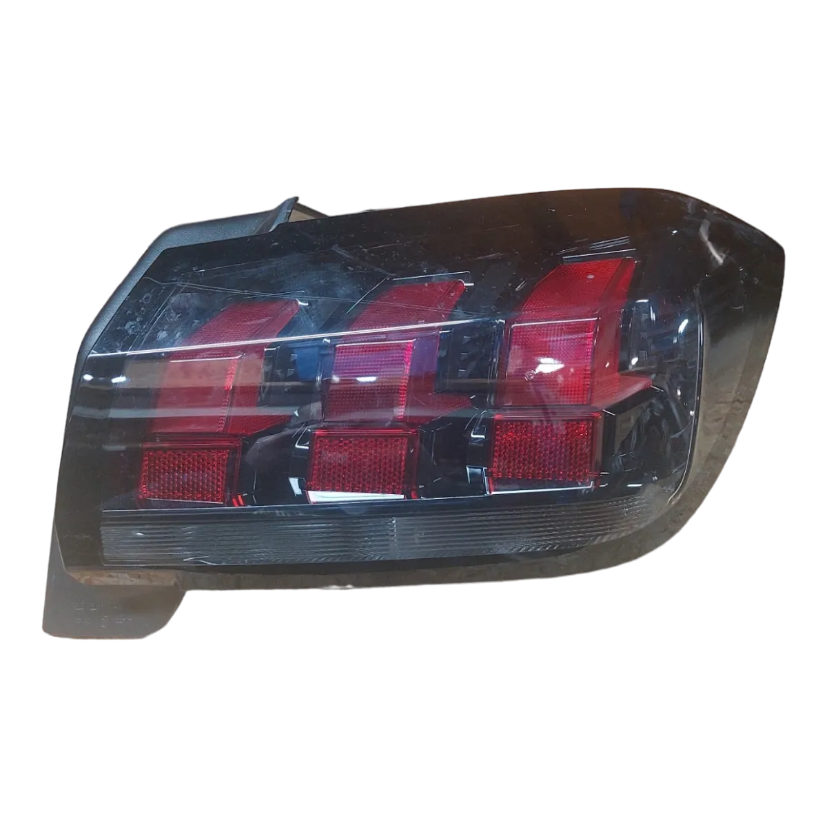 Peugeot 208 P21E 19-23 lampa zadnja desna vanjska  9823216580