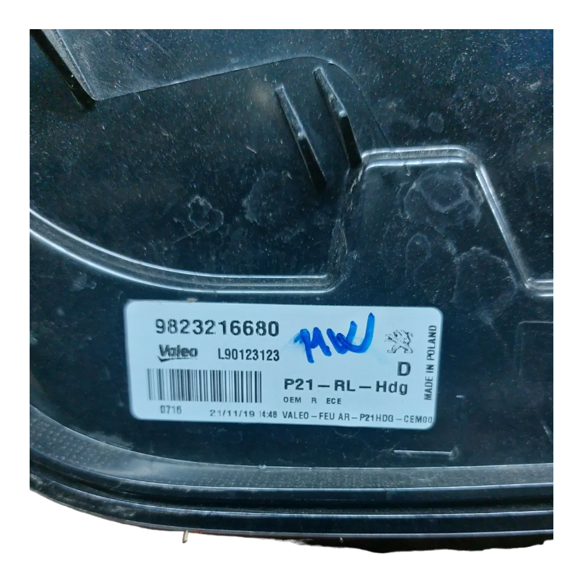 Peugeot 208 P21E 19-23 lampa zadnja desna vanjska 9823216680