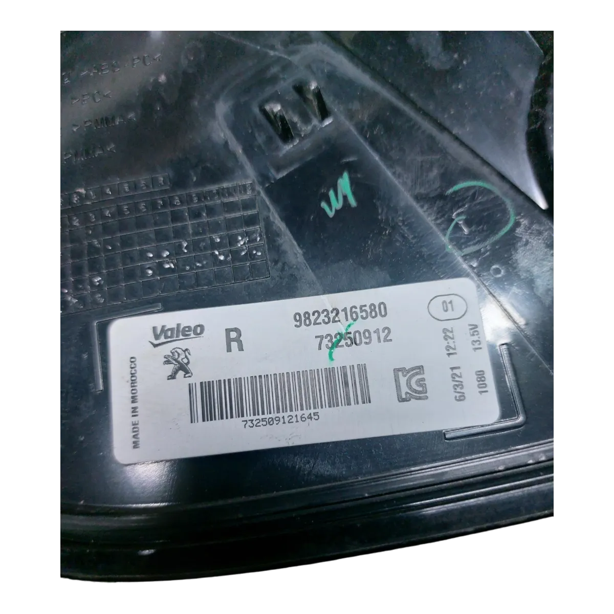 Peugeot 208 P21E 19-23 lampa zadnja desna vanjska 9823216580