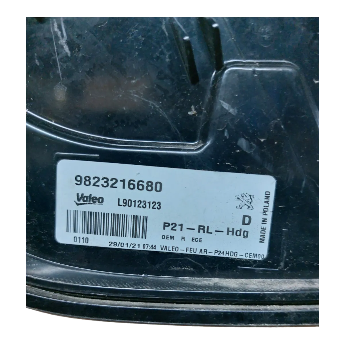 Peugeot 208 P21E 19-23 lampa zadnja desna vanjska 9823216680