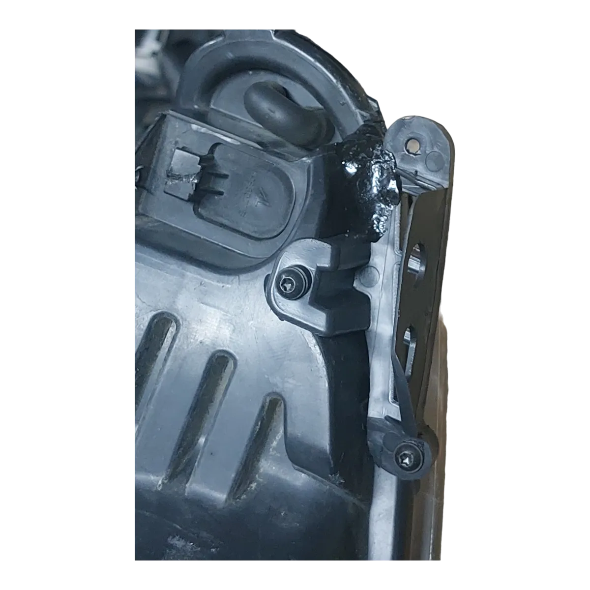 Peugeot 308 facelift  11-13   far prednji desni  9674039780       novi nosači 3 kom