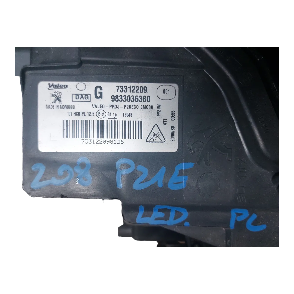 Peugeot 208 P21E   19- 24    far prednji lijevi    9833036380    novi nosači  2 kom