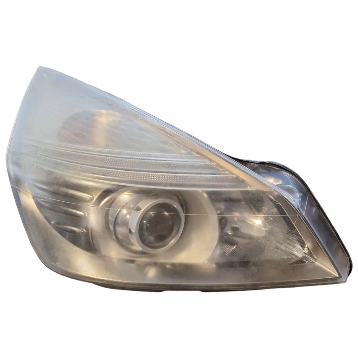 Renault Espace IV  02-15   far prednji desni    8200394710   PUKNUTA KOPČA