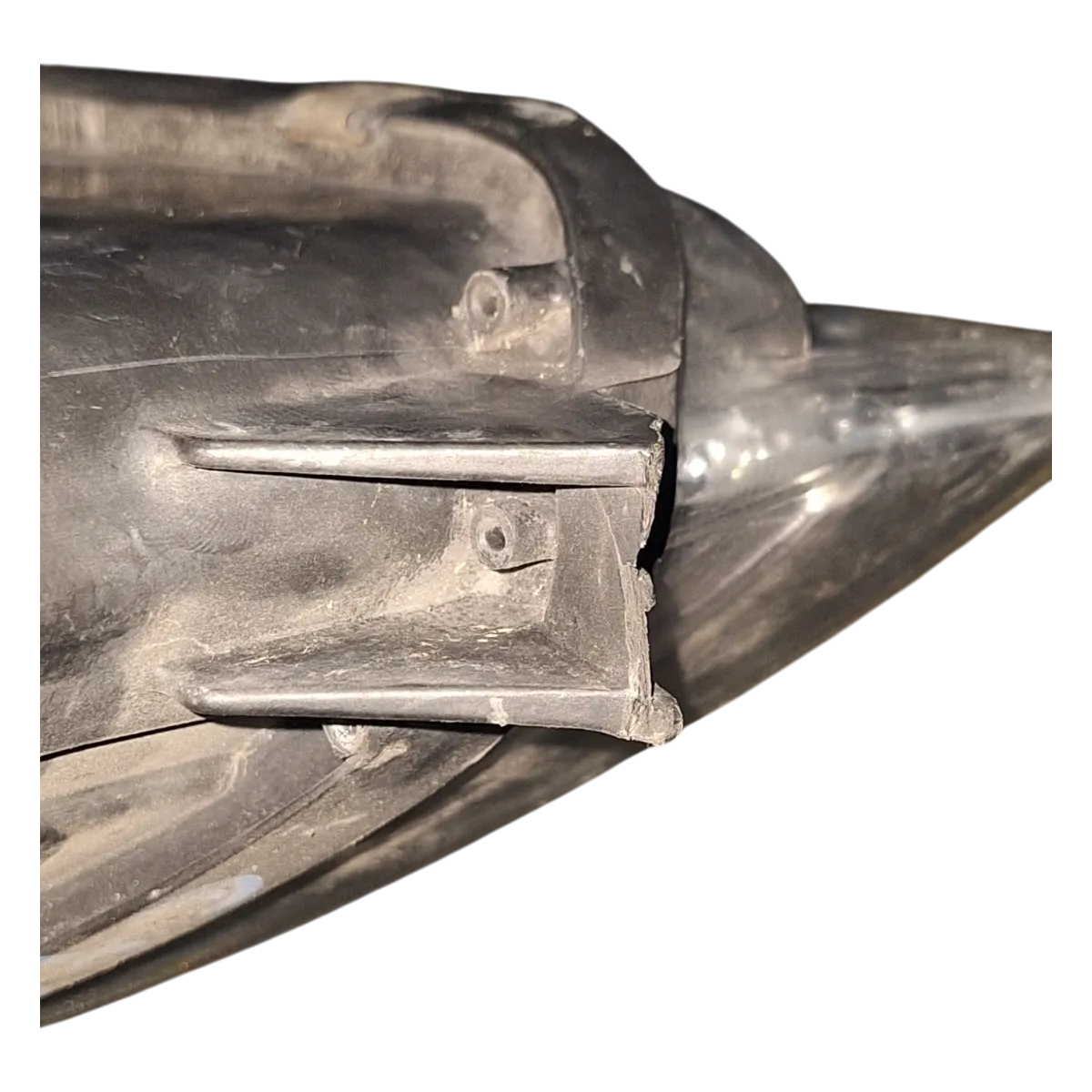 Peugeot 407   04-10    far prednji desni   9641939880  0301213202    potrgan nosač   2kom