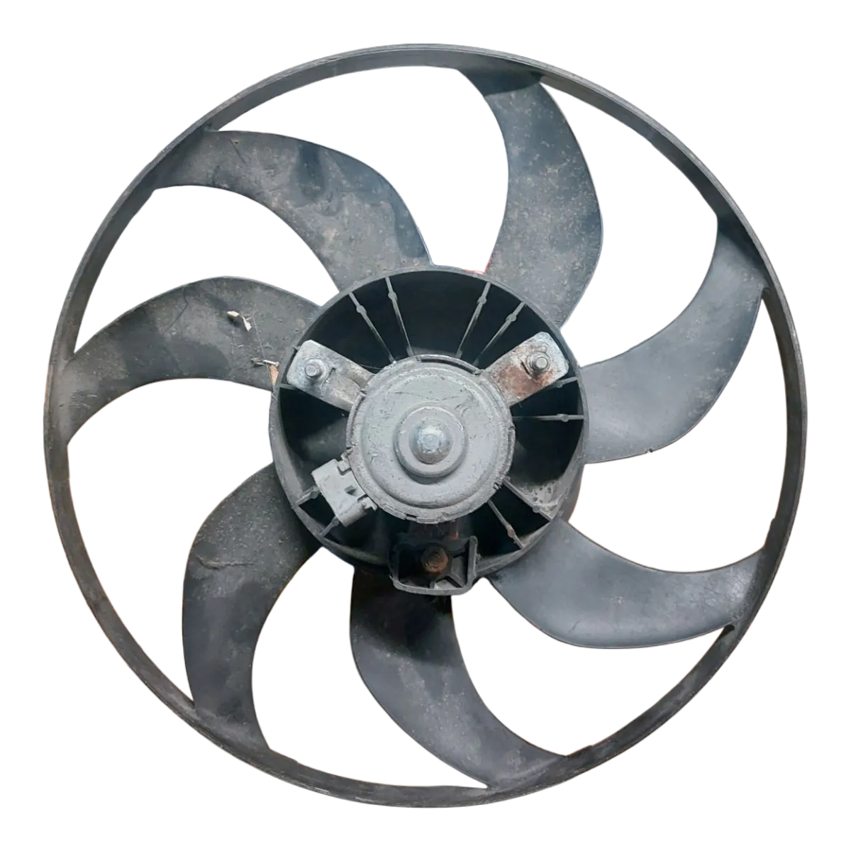 Fiat Punto Grande  1.4i  05-15 ventilator hladnjaka motora   55702186  13263551  BEZ KLIME