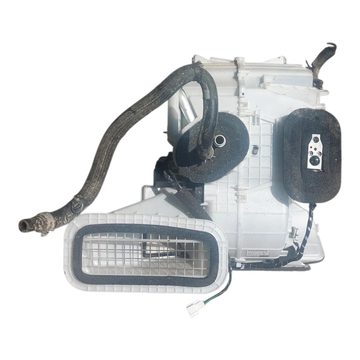 Nissan X-Trail   13-22   ventilacijska kutija  272104BA6A