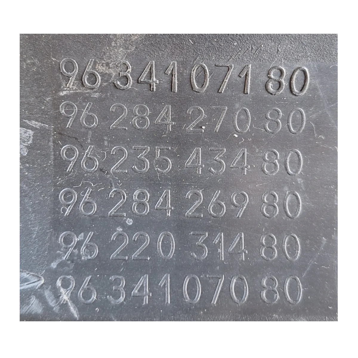Citroen Xsara Picasso  2.0 HDI  99-11  kućište filtera zraka     9634107180  9628427080  9623543480  9628426980  9622031480  9634107080