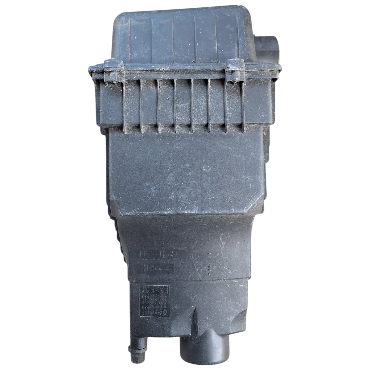 Peugeot 206 CC  00-08   kućište filtera zraka   9634107180  9628427080  9634107080  9628426980  9623543480  9622031480  9636987580  9636987680