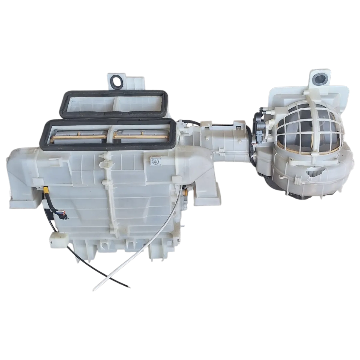 Peugeot Partner III  08-18   ventilacijska kutija   98040547XT  168520100  5E2220100  5E2220200  5E2220400