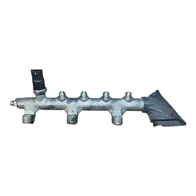 Renault Espace  2.2 DCI  02-     rampa goriva  0445214025    8200023961