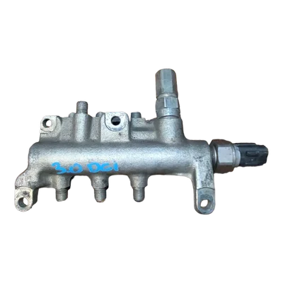 Renault Espace 3.0 DCI   02--      rampa goriva   7701474017