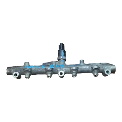 Citroen  C5 II  2.2 HDI  04-08  rampa goriva  0445214017