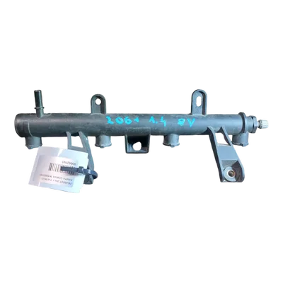 Peugeot 206 +  1.4i 09-13  rampa goriva  9655833580