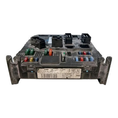 Peugeot  206 CC  2.0 16V  00-08  BSI kutija osigurača    E01-00 HG    9652474680  Siemens