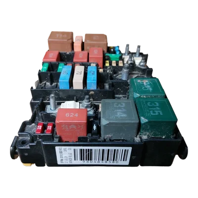 Citroen C4 Cactus   14-20   BSM   vanjska kutija osigurača    9804848580  A006C8