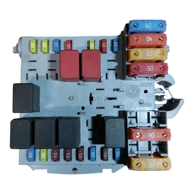 Alfa  Romeo 159 2.0 JTD 04-11  vanjska kutija osigurača   50513644