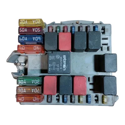 Fiat Punto II    99-11  vanjska kutija osigurača    46760257