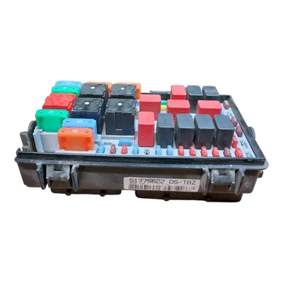 Fiat Punto Grande  1.3 JTD  05-15  vanjska kutija osigurača  51775622