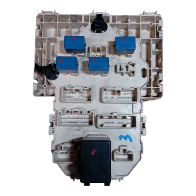 Suzuki SX4  1.9D 06-13  vanjska kutija osigurača  3677079J80   B79J4