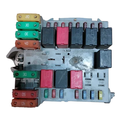 Fiat Bravo 1.4i  07-14   vanjska kutija osigurača   51775686