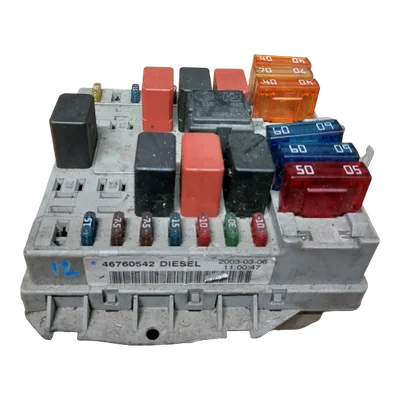 Fiat Doblo 1.9D  00-10   vanjska kutija osigurača   46760542