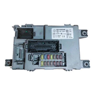 Opel Combo III  02-13  unutarnja kutija osigurača   519383540