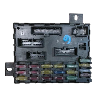 Alfa  Romeo 156 2.4 JTD 96-07   unutarnja kutija osigurača  60679160