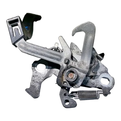 Peugeot 3008 T84  07-16  brava prednje haube   7934E9