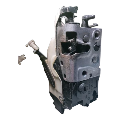 Peugeot 208   12-19    brava vrata prednja desna PD  6-pinova    9812500780