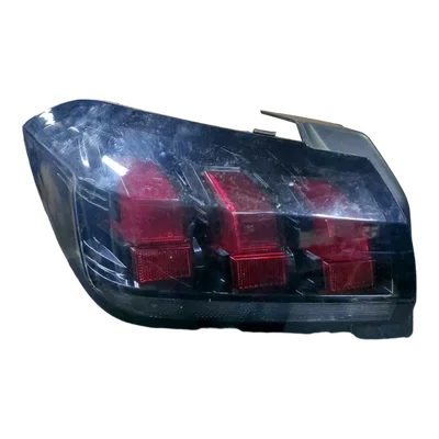 Peugeot 208 P21E 19-23 lampa zadnja lijeva vanjska 9823216780