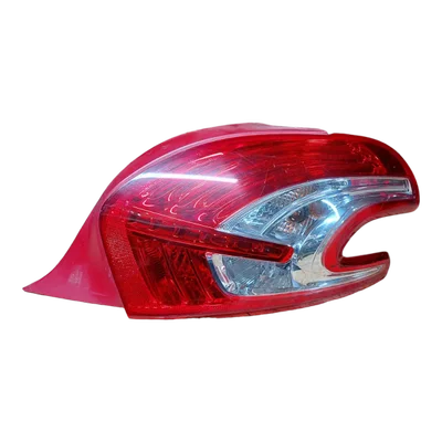 Peugeot 208 12-19 lampa zadnja desna  9672628380