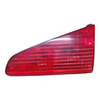 Peugeot 607 99-04 lampa zadnja desna unutarnja 6351N2