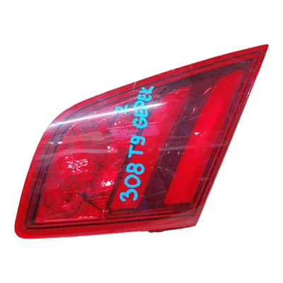 Peugeot 308 T9 13-17 lampa zadnja desna unutarnja  9677818280