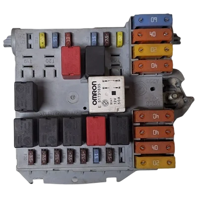 Fiat Croma II  1.9 M-jet  05-10   vanjska kutija osigurača    51804118   0051804118057657