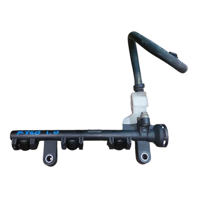 Toyota Aygo 1.0 05-14  rampa goriva 2381400010A