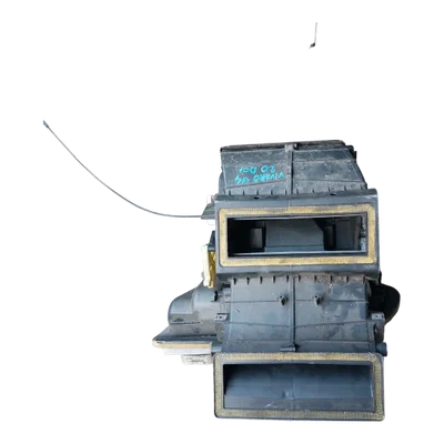 Opel Vivaro   06-14    ventilacijska kutija   272708858R