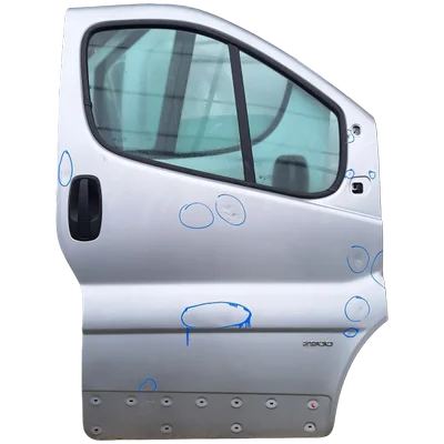 Opel Vivaro   06-14    vrata prednja desna   OŠTEĆENA!